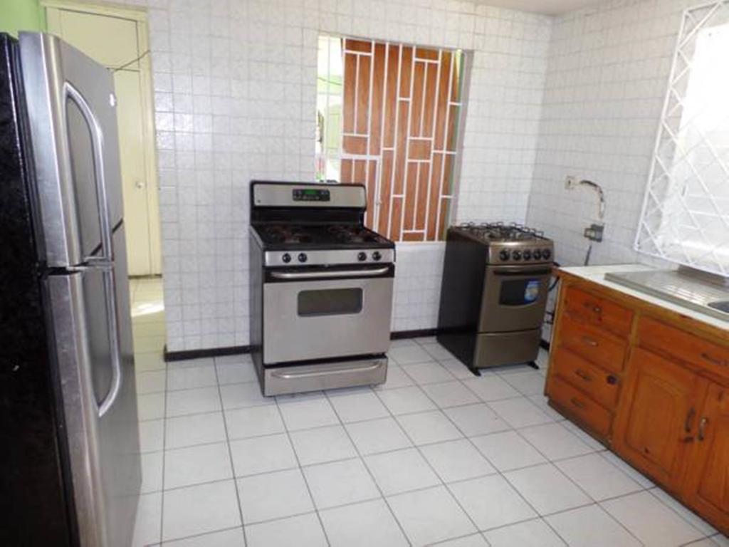 Villa Donna Inn Бухта Монтего Экстерьер фото